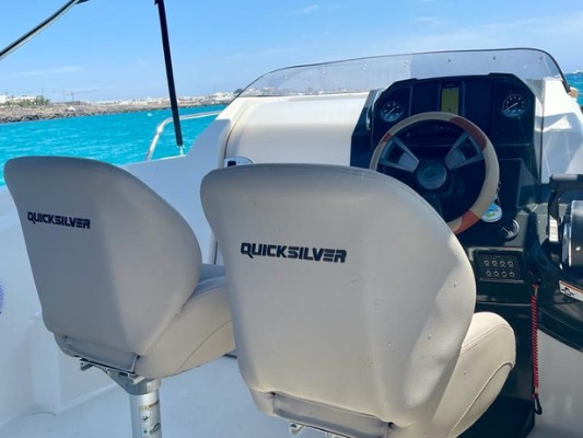 Quicksilver Activ 555 - Image 3