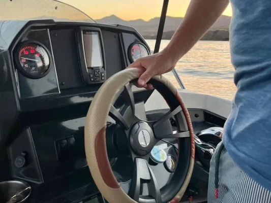 Quicksilver Activ 555 - Image 5